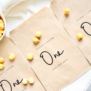 First Birthday Party Favor Paper Bags, 1st Birthday, Thank you bags, Cookie bags, Personalized Birthday Favors