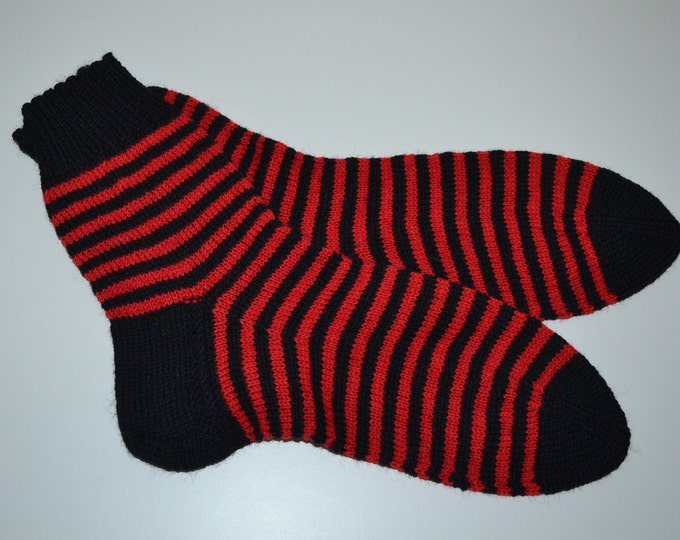 hand-knitted striped socks size 44/45, wool socks, patterned socks, wool stockings, knitted stockings, striped socks black red,