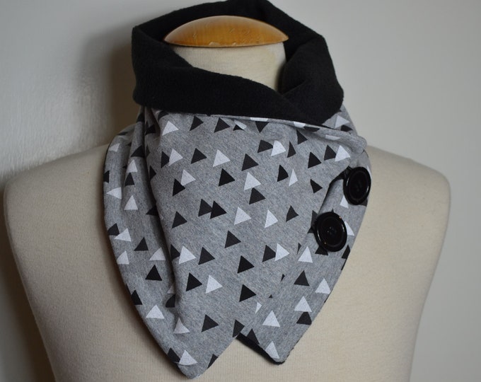 Button loops, loops, scarf, grey with small triangles and black fleece, handmade