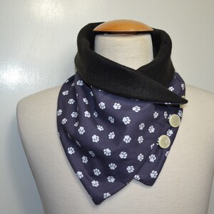 Patte boucle bouton, boucles bouton, passants, écharpe, écharpe avec boutons, molleton noir coton, pattes boucle bouton, boucle, foulard wrap, fait main