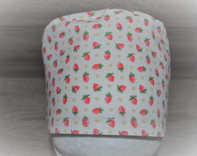 Surgical cap strawberry, scrub cap, bandana, cosmetic cap, chef's hat, peeling cap, surgical caps, beige with strawberries, handmade