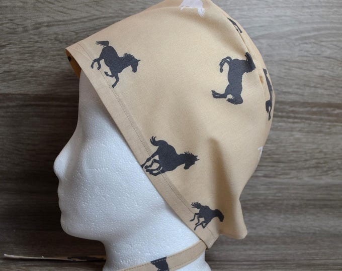 Horse-themed surgical cap, scrub cap, bandana, cosmetic cap, chef's cap, peeling cap, surgical caps, beige with horses, horse cap, riding cap