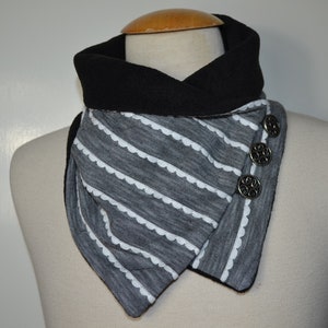 Button loop lace, button loops, loops, scarf, scarf with buttons, viscose with lace and gray fleece, button loops lace, loop, handmade