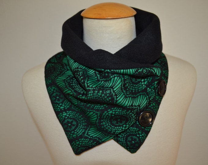 Button loop lace, button loops, loops, scarf, lace fabric green and black fleece, lace loop, wrap scarf, wrap loop, handmade