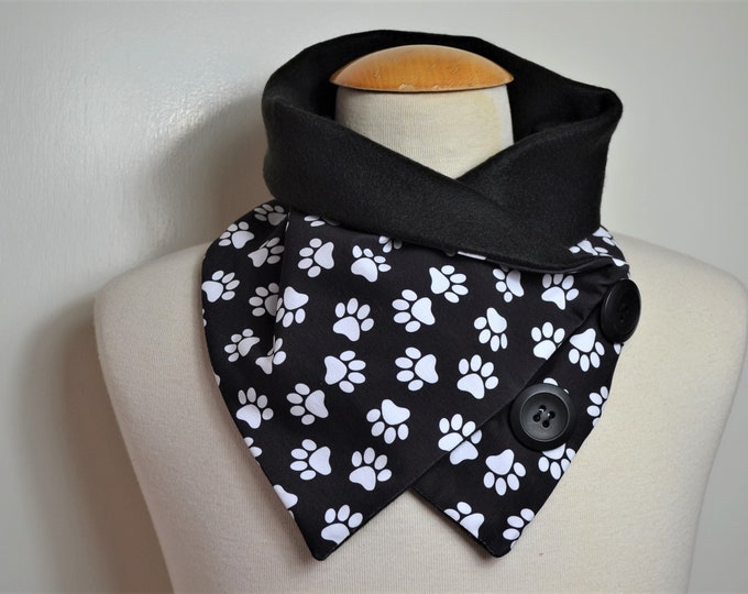 Button loop paw, button loops, loops, scarf, scarf with buttons, cotton and black fleece, button loop paws, loop, wrap scarf, handmade