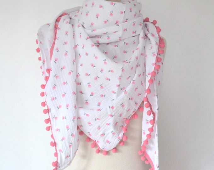 Triangular scarf XXL muslin white with scattered flowers and pink pompoms, scarf XXL, giant scarf XXL, cotton scarf, Mother's Day, triangular scarf
