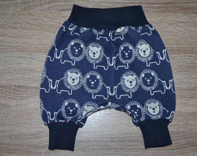 Pump pants lion size. 44-50, pump pants size 44-50, premature pants, baby pants, newborn pants, baby pants, lion pants, handmade