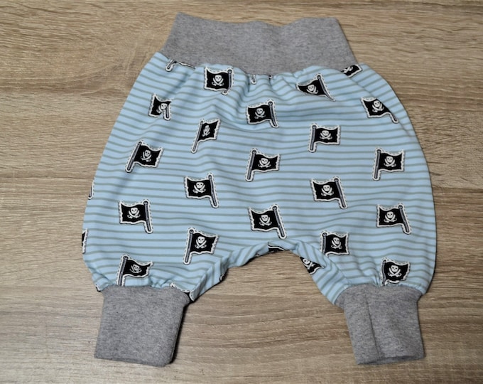 Pump pants pirate size. 44-50, pants size. 44-50, premature baby pants, baby pants, newborn pants, baby bloomers, pirate flag bloomers