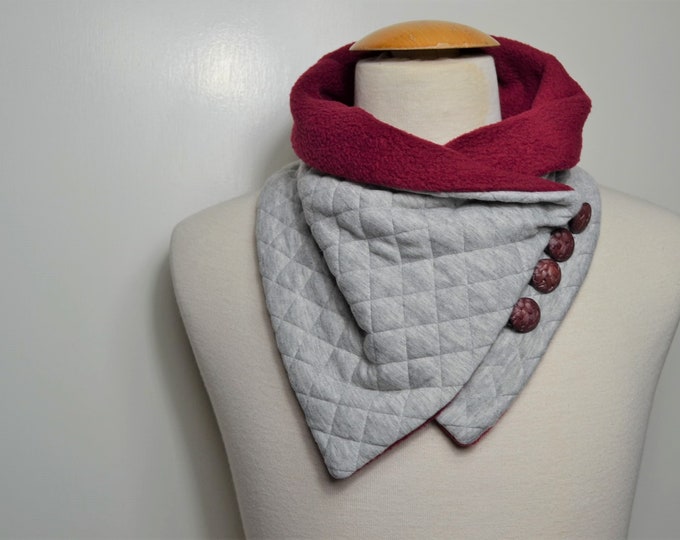 Quilted button loop, button loops, loops, scarf, gray cotton jersey and wine red fleece, quilted loop, wrap scarf, wrap loop, handmade