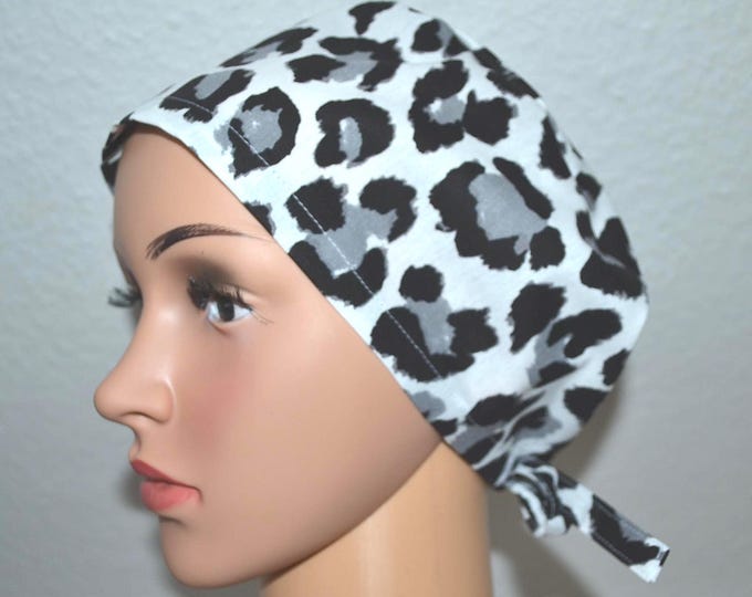 Surgical cap with leopard print terry cloth band, scrub cap, bandana, cosmetic cap, chef's cap, exfoliating cap, animal print leopard, white with fur pattern