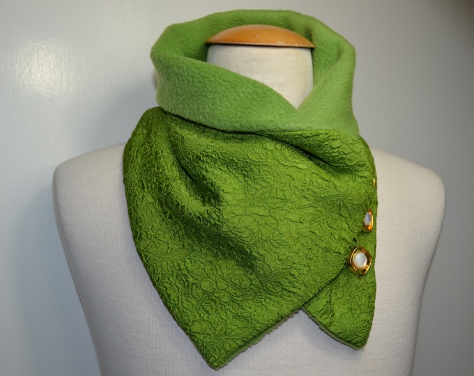 Button loop rose lace, button loops, loops, scarf, scarf with buttons, viscose green fleece, button loop roses, loop, handmade