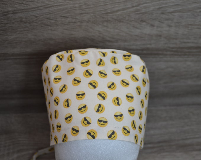 Surgical cap smiley, scrub cap, bandana, cosmetic cap, chef's hat, peeling cap, surgical caps, beige with emoji, handmade