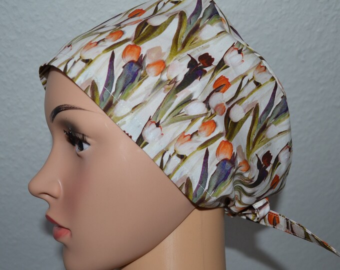 Surgical cap tulip, scrub cap, cosmetic cap, cooking cap, bandana, peeling cap, beige with tulips, handmade