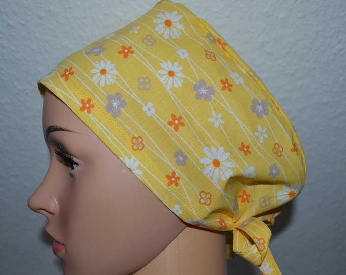 Surgical cap flower, scrub cap, cosmetic cap, cooking cap, bandana, peeling cap, yellow with flowers, handmade