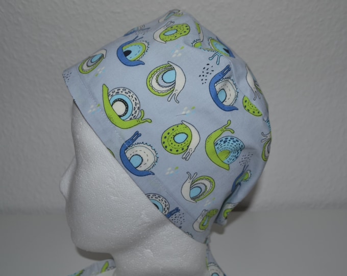 Surgical cap snail, scrub cap, bandana, cosmetic cap, chef's hat, peeling cap, surgical caps, light blue with snails, handmade