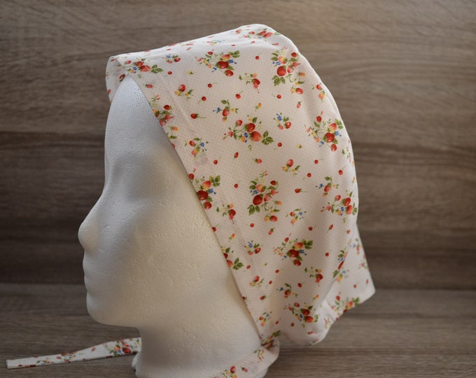 Surgical cap strawberry, scrub cap, bandana, cosmetic cap, peeling cap, chef's hat, surgical caps, white with strawberries, handmade