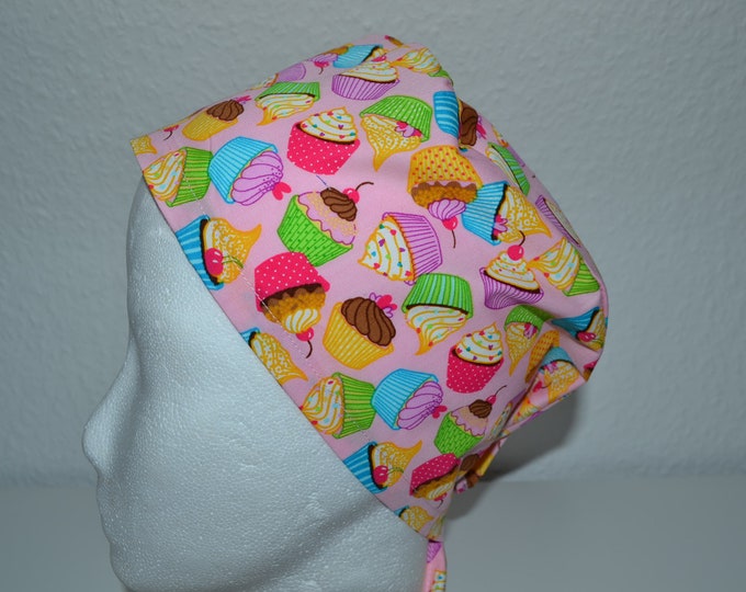 Surgical cap muffin terry cloth band, scrub cap, cosmetic cap, chef's cap, bandana, peeling cap, surgical caps, pink with cupcake, handmade