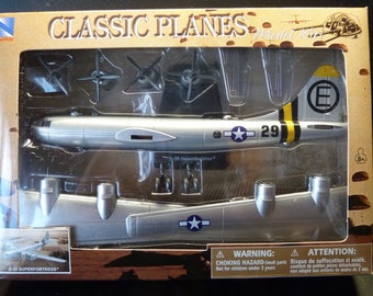 Toys 890004NT 1:130 Scale Testors Testors B-29 Superfortress Aircraft Model Kit Toys 890004NT 1:130 Scale Testors Testors B-29 Superfortress Aircraft Model Kit