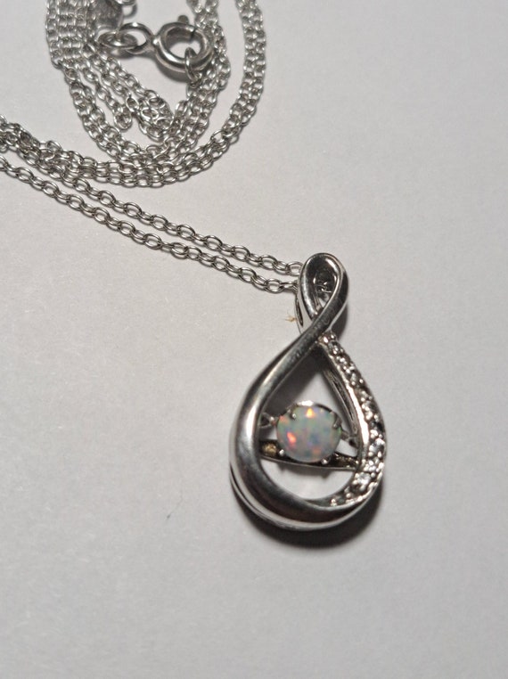 Trembling Opal pendant in Sterling with chain - image 6