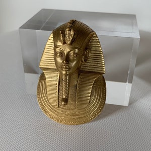 Vintage Egyptian King Tut Tutankhamen Gold Tone Metropolitan Museum of Art Necklace Pendant MMA 1976