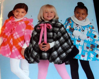 Simplicity 8428 Child/'s Poncho in Two Lengths Sizes: Small 3-8 Large NEW!