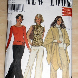 Puede incluir: Un patr&oacute;n de costura para tres atuendos diferentes. El primer atuendo es una blusa roja de manga larga con pantalones negros. El segundo atuendo es una blusa de estampado de leopardo con pantalones blancos. El tercer atuendo es una capa beige con pantalones blancos. El patr&oacute;n es de New Look y es talla 10-22.