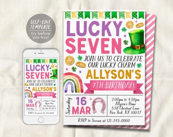 Può includere: Un invito stampabile per una festa di compleanno di 7 anni con il tema del sette fortunato. L'invito è rosa, verde e oro con un arcobaleno, un ferro di cavallo e un cappello da folletto. Il testo sull'invito recita "Lucky Seven", "Join us to celebrate our lucky charm", "Allyson's 7th Birthday", "Saturday, March 16th", "2:00pm to 4:30pm", "Allyson's Home", "538 Chestnut Lane", "New York, NY 10037", e "RSVP to Serena at 121-345-0000".