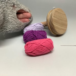 Cerowanie skarpet? Porady dla początkujących - Grzybek do cerowania Krążek do cerowania Widoczne cerowanie Slowfashion Repairdontreplace Zrównoważony styl życia