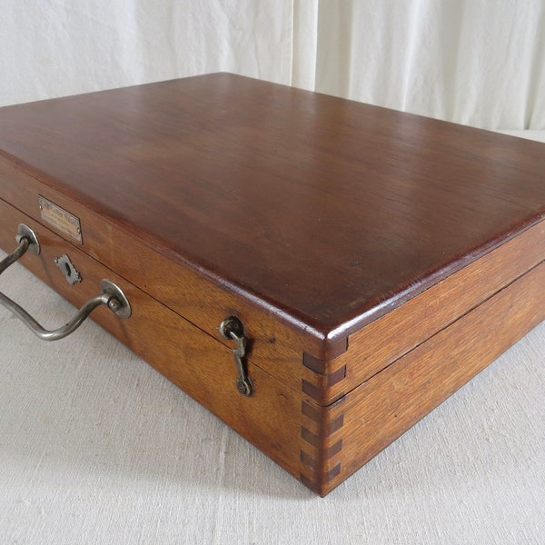 ARTIST's PAINT BOX. Antique mahogany Early 20th Century.
