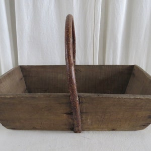 FRENCH HARVESTING TRUG. Early 20th Century.