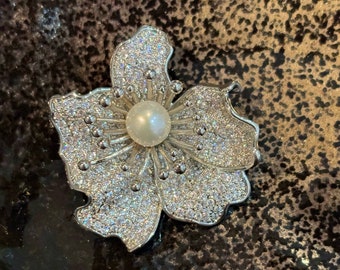 Natural freshwater pearl brooch|flower pin| floral brooch | genuine pearl brooch
