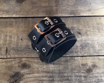 Wraparound bracelet in black leather, punk, goth, rock,