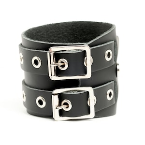 Wraparound bracelet in black leather, punk, goth, rock,