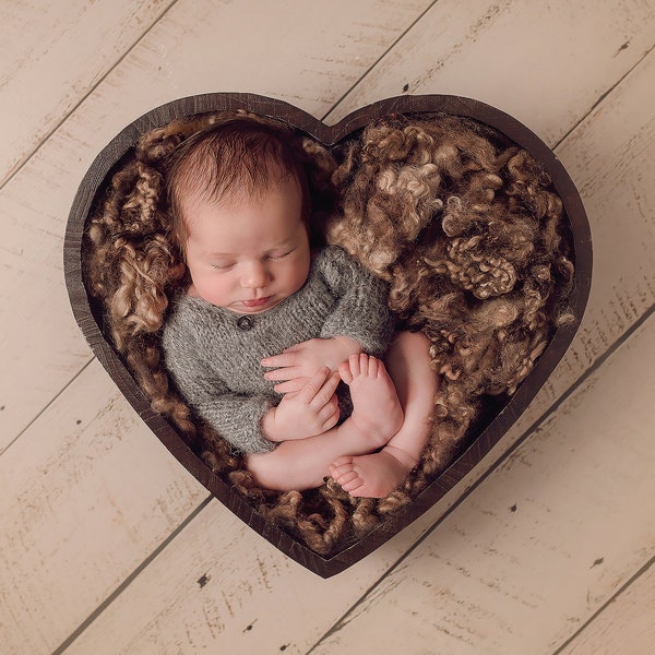 Newborn Digital Backdrop, Newborn Composite, Newborn Digital, Brown wool, heart bowl on timber