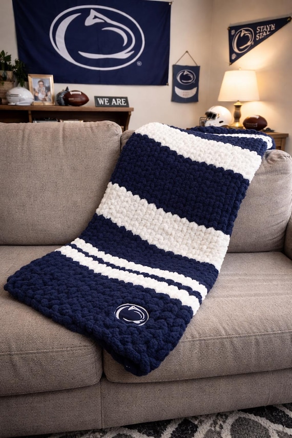 ANY COLORS or TEAM Hand-Knit Chunky Throw Blanket / Penn State Colors / Navy and White