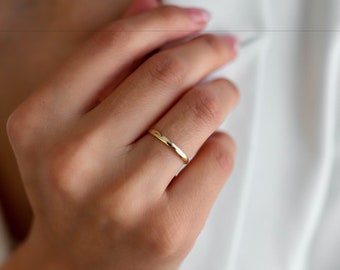 14k Solid Gold Wedding Band (2mm) Plain Polished Simple Wedding Ring | Men's Women's Wedding Ring Thin Promise Ring Free Laser Entgrave
