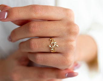 Leaf Ring Gold Design 2024 favors