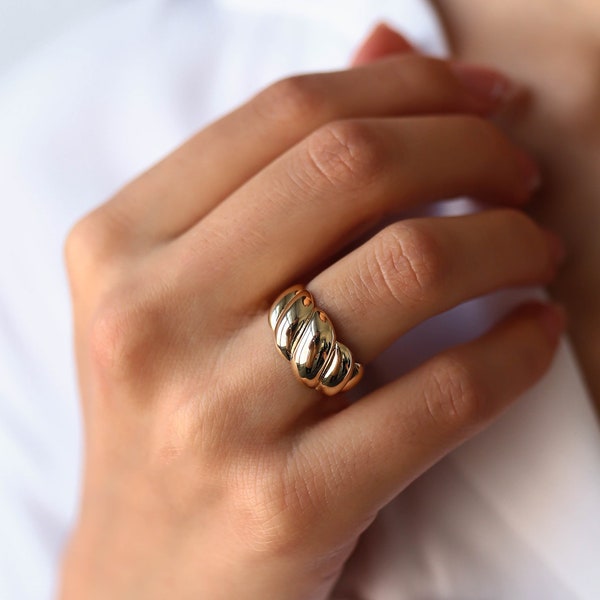 Wide Croissant Ring