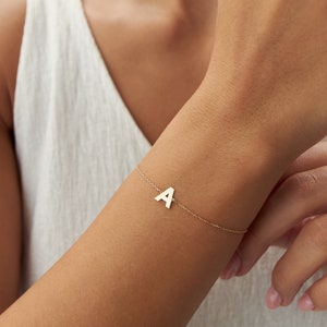 Pulsera con inicial de oro macizo de 14 quilates, pulsera con letras personalizadas, pulsera delicada con inicial de oro, pulsera con letras minimalistas, pulsera con letras de oro