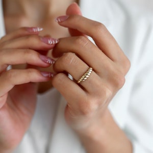Croissant Dome 14k Solid Gold Ring, Gold Twist Ring, Minimalist Fine Jewelry, Gift for Her, Statement Ring, Dome Ring, Everyday Gold Jewelry