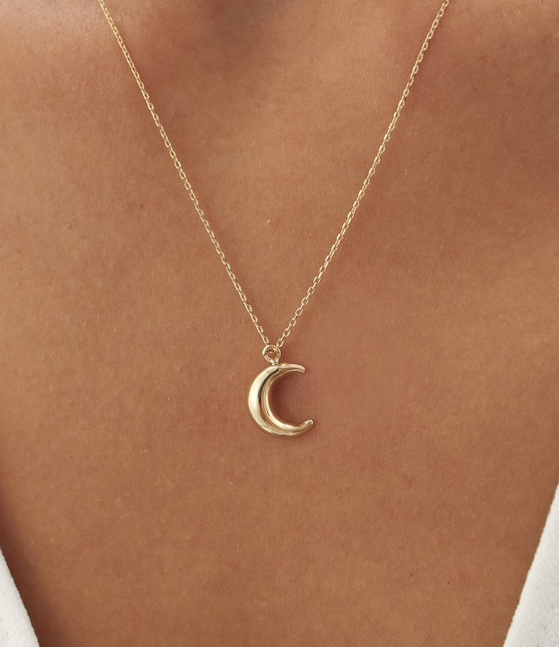 14K äkta guld måneurnahalsband, personligt askhållare månehalsband, urnasmycken, askhållarehänge i guld bild 1