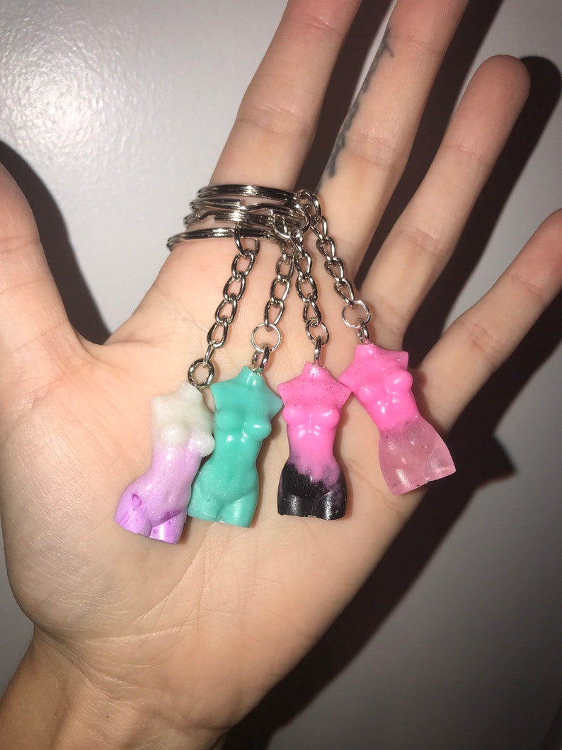 Fit Pregnant Plus size Female /& Male goddess keychain