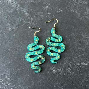 Celestial snake statement dangle earrings, purple star snake earrings, green snake jewelry, witchy accessories, acrylic halloween earrings zdjęcie 5