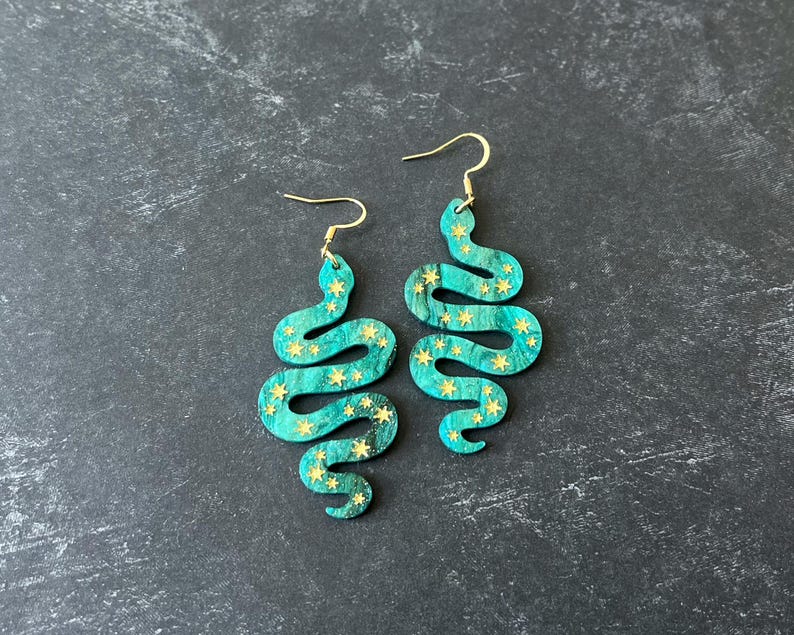 Celestial snake statement dangle earrings, purple star snake earrings, green snake jewelry, witchy accessories, acrylic halloween earrings zdjęcie 5