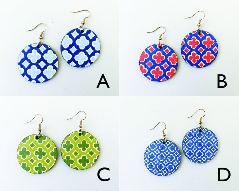 Lasercut bookcover earrings circles