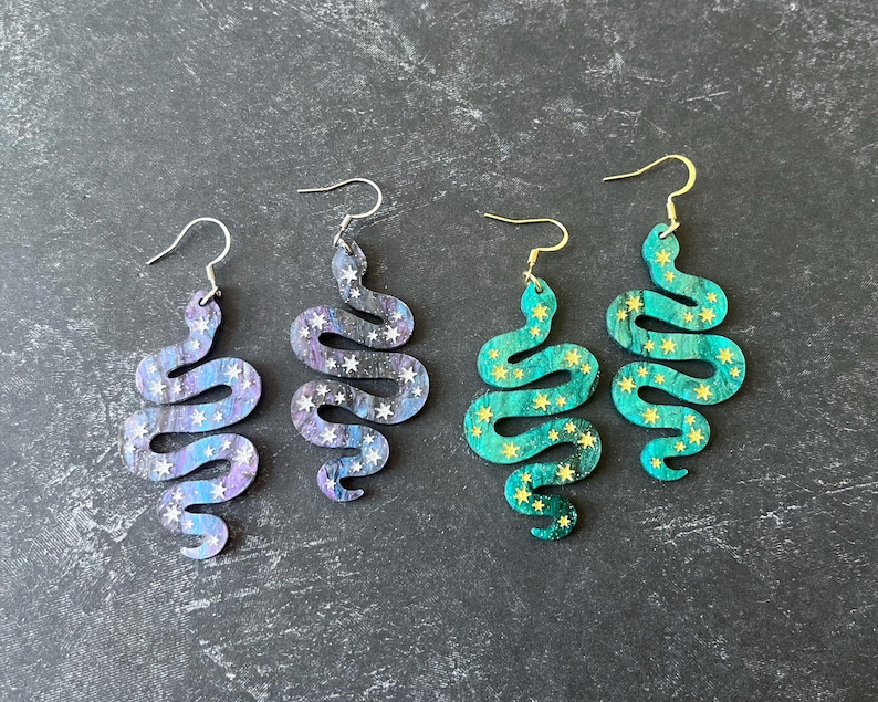 Celestial snake statement dangle earrings, purple star snake earrings, green snake jewelry, witchy accessories, acrylic halloween earrings zdjęcie 1