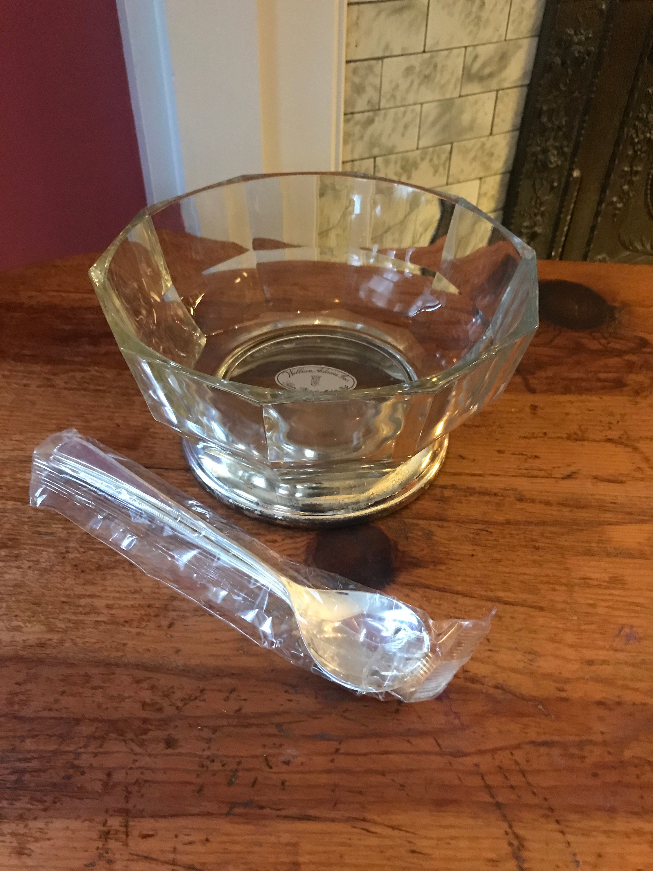 Salad bowl / Lettuce bowl - thick glass with silver plated stand ring -  Italy