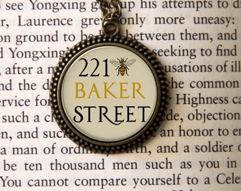 221 Bee Sherlock Holmes Pendant Necklace