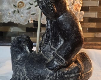 ヴィンテージソープストーン彫刻、イヌイット彫刻エスキモーハンター