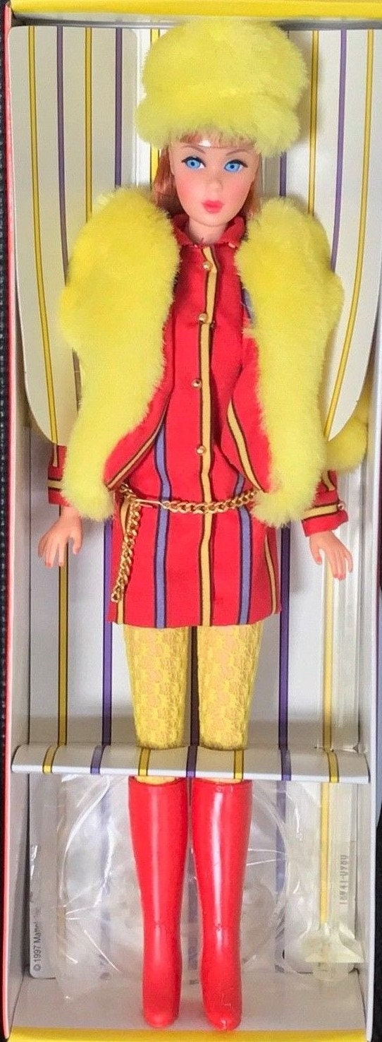 Twist 'N Turn Barbie Collectors' Request Barbie, 1997 Mattel #23258, NRFB